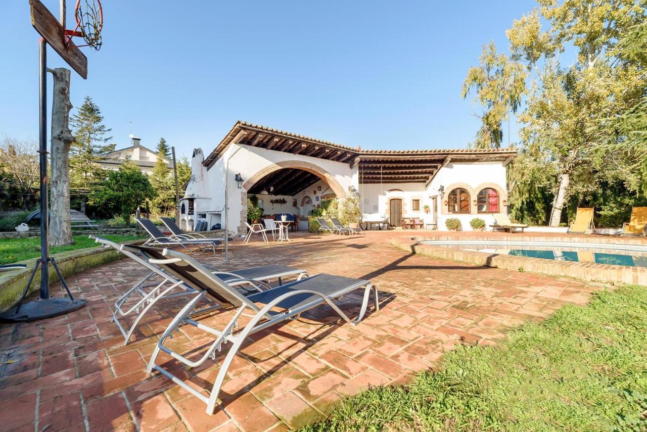 Masia Can Manent Del Bosc S XVIII Santa Eulalia de Ronsaná 外观 照片