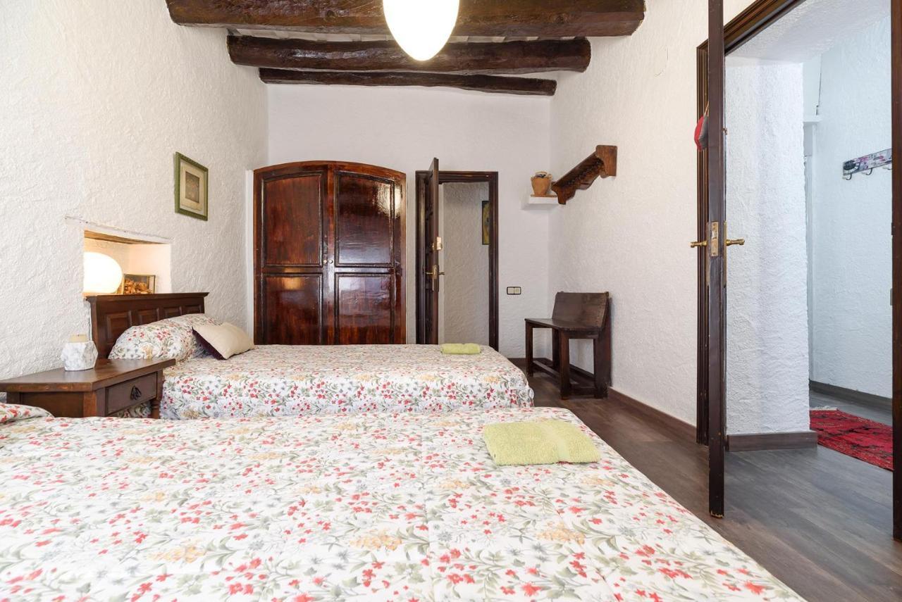 Masia Can Manent Del Bosc S XVIII Santa Eulalia de Ronsaná 外观 照片
