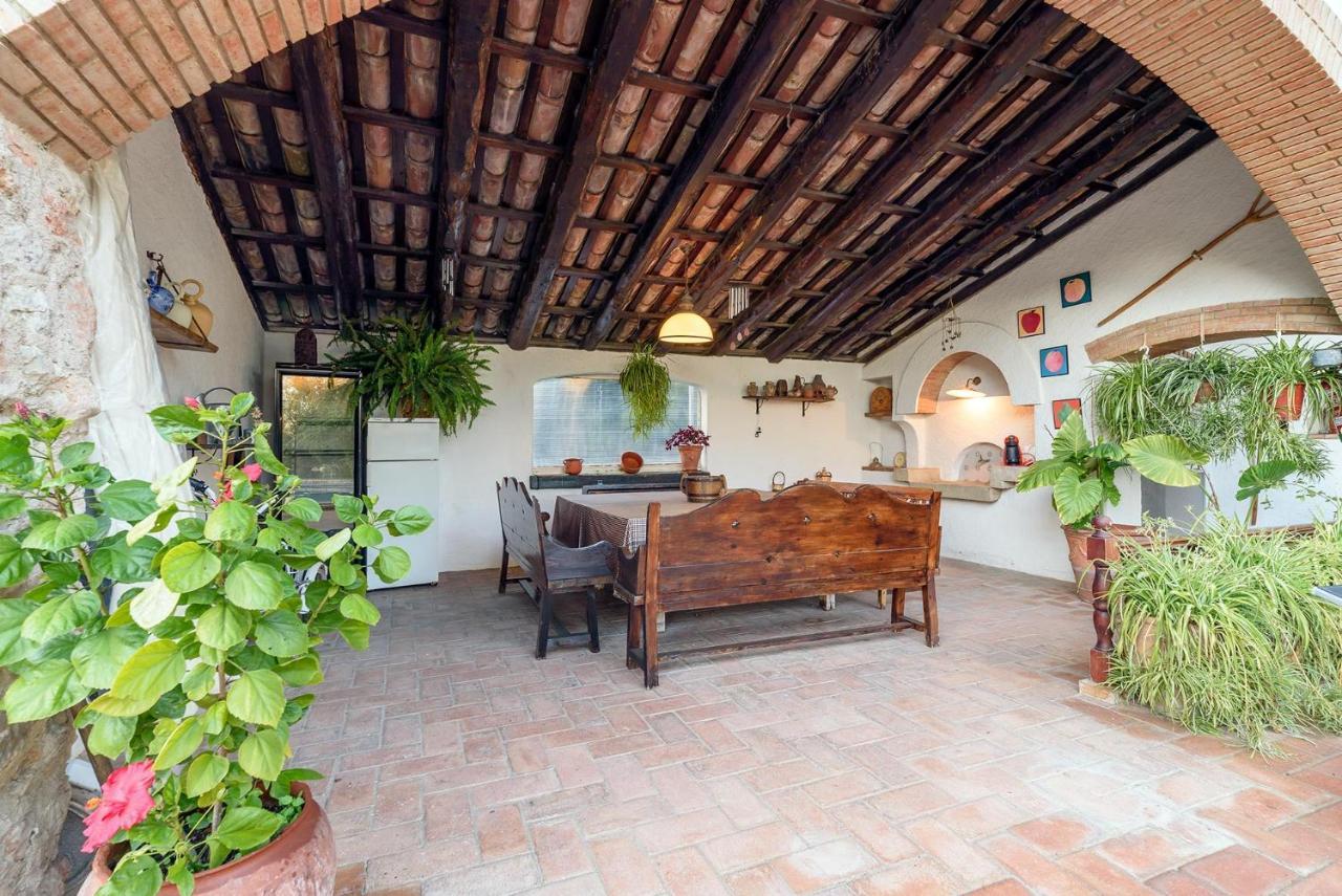 Masia Can Manent Del Bosc S XVIII Santa Eulalia de Ronsaná 外观 照片
